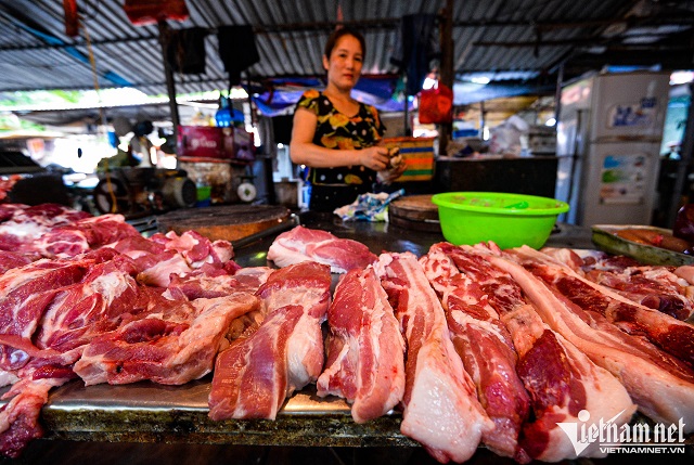 6 năm khủng hoảng, ngành hàng thịt lợn vật lộn với ‘bão giá’