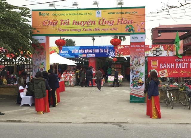 Khai mạc Chợ Tết 2018 tại huyện Ứng Hòa, Hà Nội