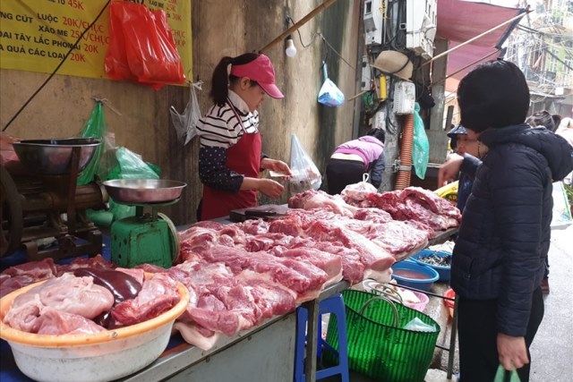 29 Tết, giá thực phẩm chợ dân sinh tăng thế nào?