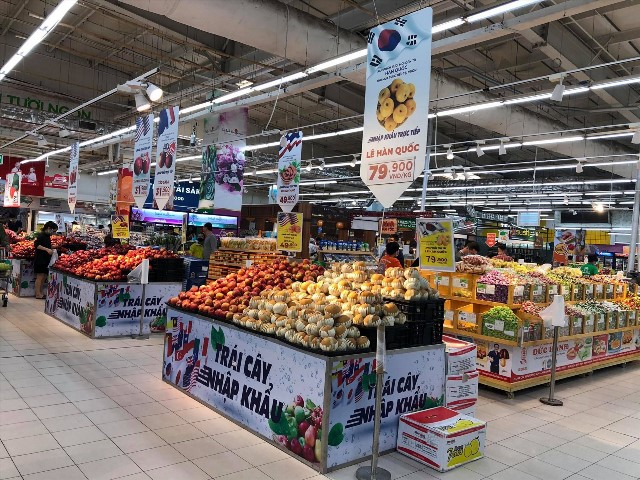 Phòng dịch COVID-19, siêu thị mang hàng hoá tận nhà cho khách hàng