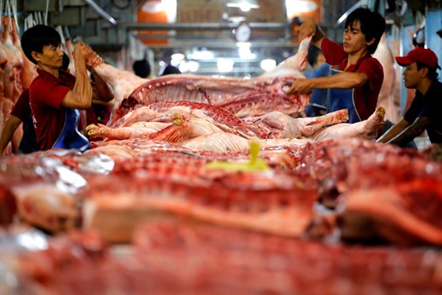 Giá thịt lợn ở 3 miền duy trì ở mức cao
