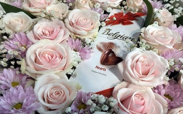 Sôi động thị trường hoa, quà tặng dịp lễ Valentine