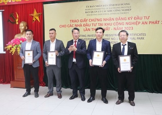 Hải Dương trao giấy chứng nhận đầu tư cho các dự án công nghiệp hỗ trợ đầu tiên tại KCN An Phát 1