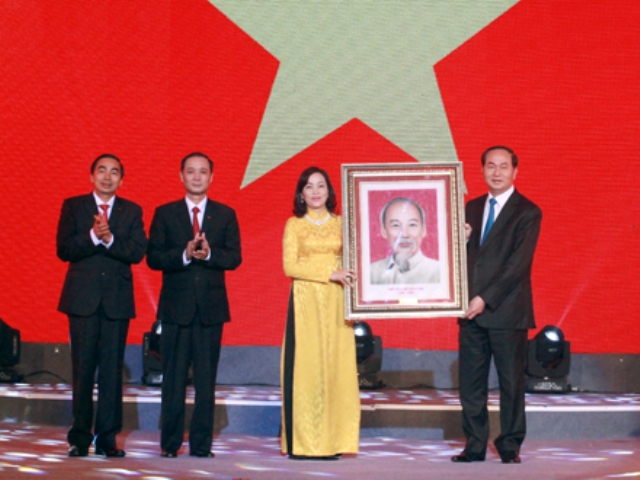 Chủ tịch nước dự kỷ niệm 25 năm tái lập tỉnh Ninh Bình
