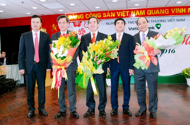 Phó Thủ tướng Chính phủ Nguyễn Xuân Phúc: Ngân hàng Vietcombank cần đóng góp nhiều hơn nữa vào sự phát triển bền vững của nền kinh tế quốc gia, xứng đáng là ngân hàng thương mại hàng đầu của đất nước