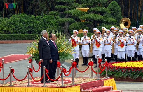 Thủ tướng chủ trì lễ đón và hội đàm với Thủ tướng Sri Lanka