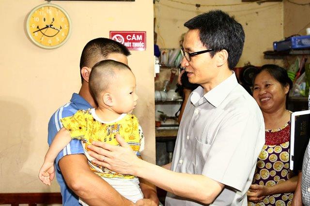 Phó Thủ tướng thị sát 'điểm nóng' sốt xuất huyết ở Hà Nội