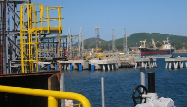 Khu kinh tế Dung Quất phát triển công nghiệp nặng gắn với cảng biển nước sâu