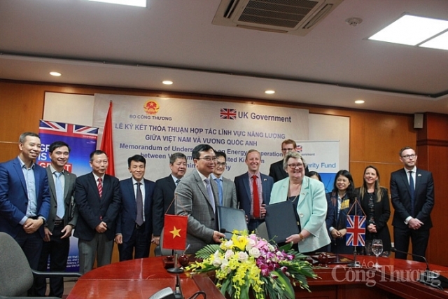 Việt Nam – Vương quốc Anh hợp tác phát triển năng lượng bền vững