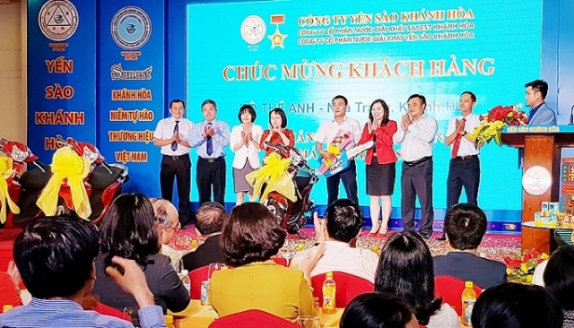 Công ty Yến sào Khánh Hòa trao quà khủng cho khách hàng trúng giải Niềm tự hào thương hiệu Việt
