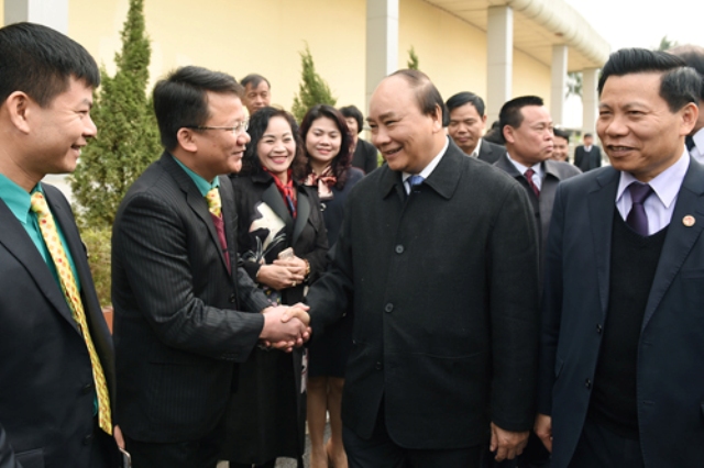 Thủ tướng thăm một số cơ sở sản xuất ở Bắc Ninh