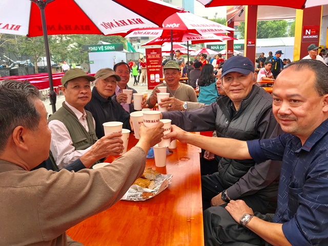 Gặp những vị khách tại Lễ hội Bia Hà Nội 2019