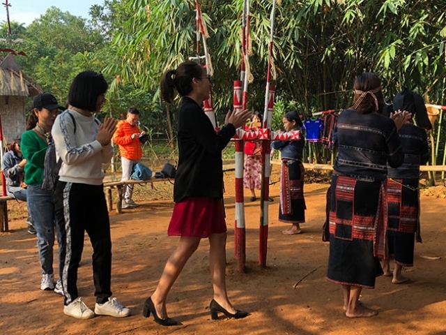 Sắc hoa tháng 12 tại Làng Văn hóa – Du lịch các dân tộc Việt Nam
