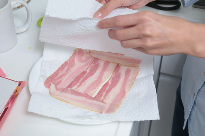 Bạn phải biết những công dụng hay ho của khăn giấy trong nhà bếp