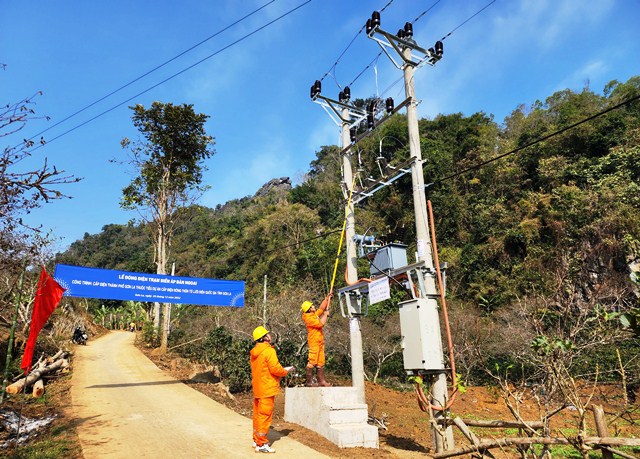Tỉnh Sơn La hoàn thành công trình cấp điện an toàn tại bản Ngoại