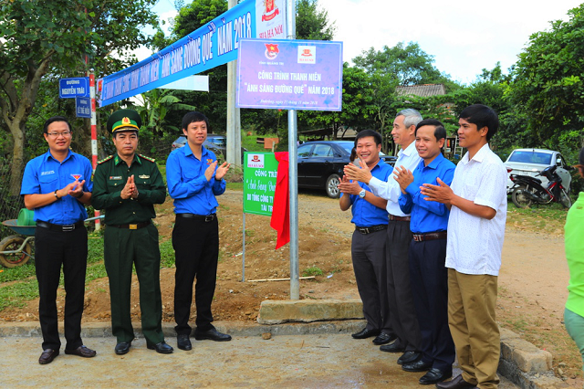 Khánh thành công trình thanh niên “Ánh sáng đường quê”  tại tỉnh Quảng Trị