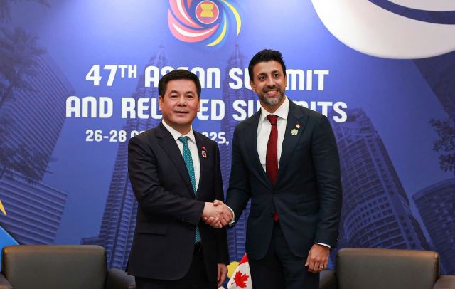 Bộ trưởng Nguyễn Hồng Diên tiếp xúc, làm việc song phương với Bộ trưởng Thương mại quốc tế Canada Maninder Sidhu bên lề Hội nghị cấp cao ASEAN lần thứ 47