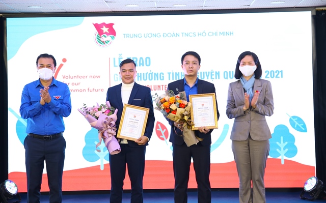 Lễ trao Giải thưởng Tình nguyện Quốc gia 2021: Thắm đượm tình người, tỏa sáng yêu thương 