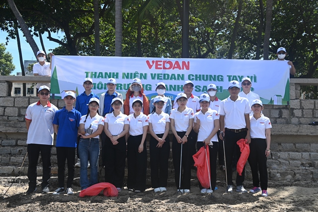 Vedan Việt Nam tham gia dọn vệ sinh bãi biển Vũng Tàu