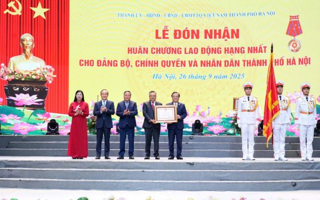 Thành phố Hà Nội tổ chức Lễ công bố Quyết định hoàn thành nhiệm vụ xây dựng Nông thôn mới và đón nhận Huân chương Lao động hạng Nhất