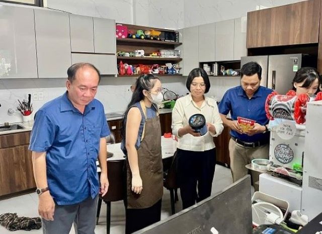 Hà Tĩnh: Tăng cường kiểm tra an toàn thực phẩm tại các cơ sở ăn uống, cà phê, giải khát và thức ăn đường phố 
