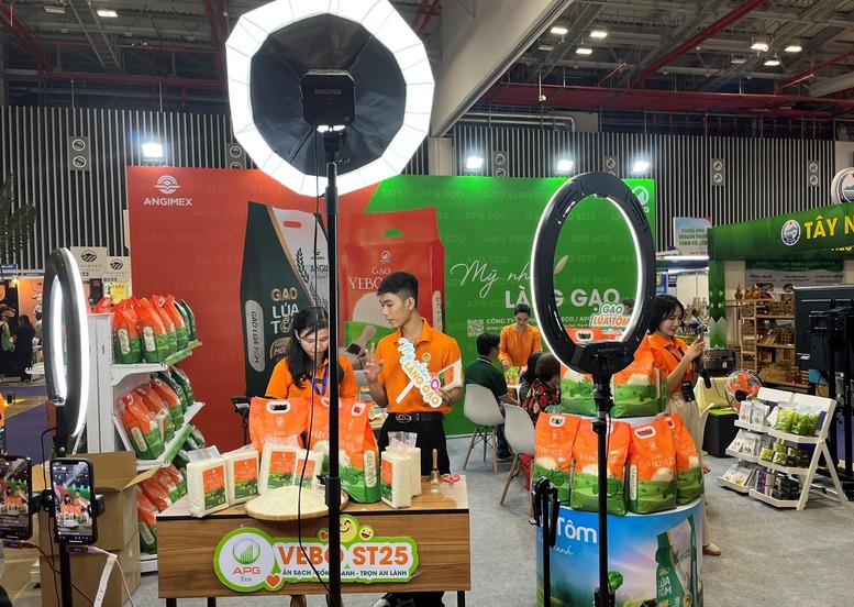 Các sàn thương mại điện tử, mạng xã hội lớn sẽ phải ký cam kết về hàng giả