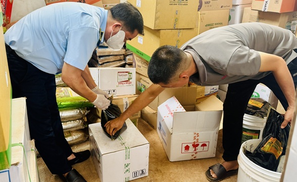 Xử phạt gần 40 triệu đồng đối với 01 cơ sở kinh doanh phân bón vi phạm về nhãn hàng hóa