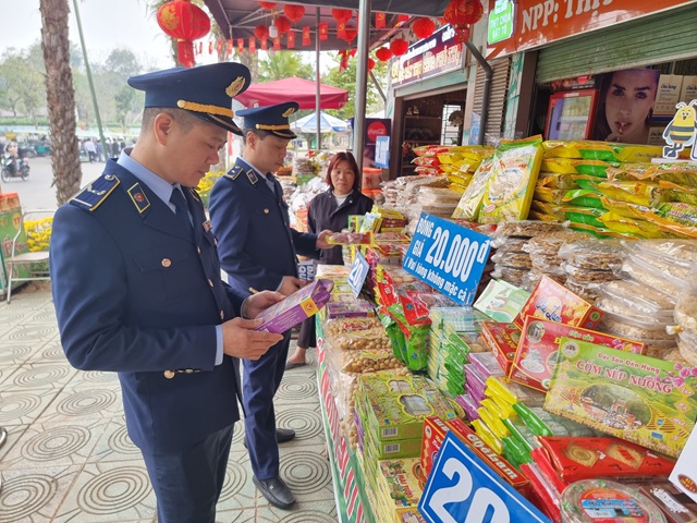Tăng cường kiểm tra, giám sát hoạt động kinh doanh dịp lễ hội đầu năm Bính Ngọ 2026