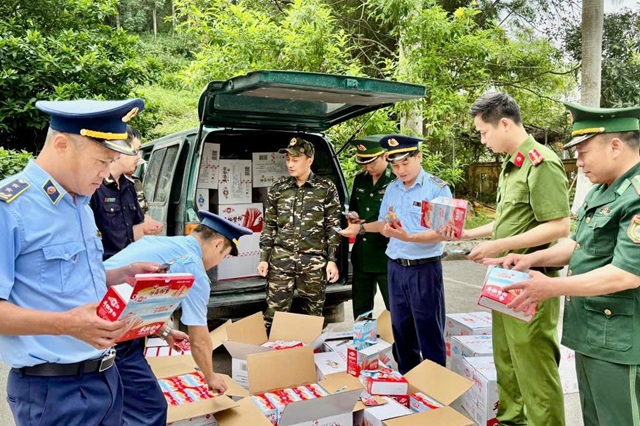 Quyết tâm “tuyên chiến không khoan nhượng” với buôn lậu, hàng giả