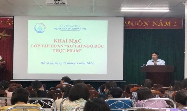 Bắc Kạn tổ chức tập huấn xử trí ngộ độc thực phẩm