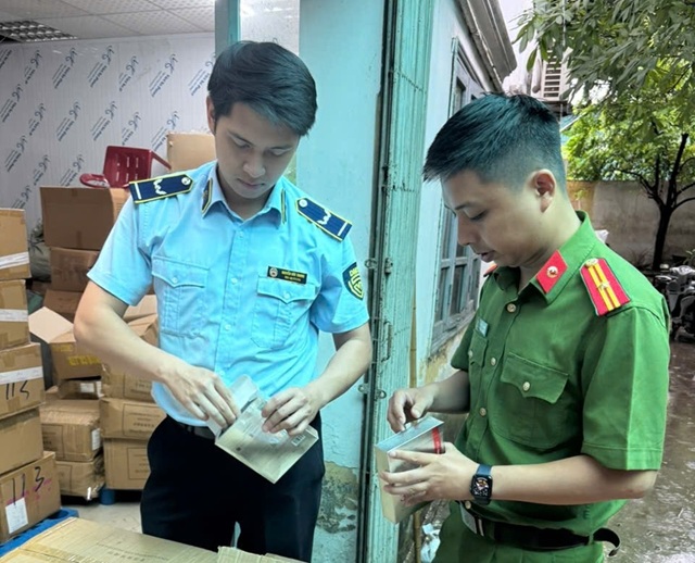 Phát hiện 15.000 sản phẩm mặt nạ dưỡng da nhập lậu