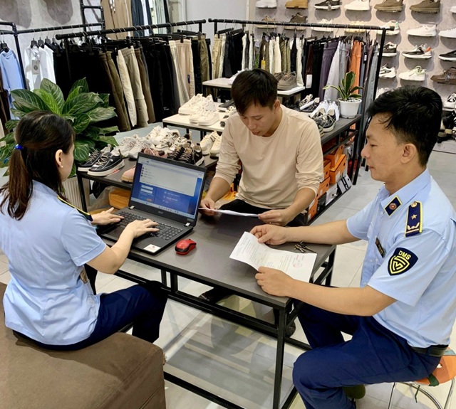 Tăng cường kiểm soát hàng giả, hàng nhái trên thương mại điện tử