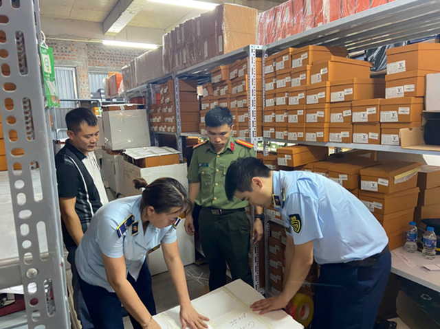 Quản lý chặt thương mại điện tử để bảo vệ người tiêu dùng và doanh nghiệp chân chính