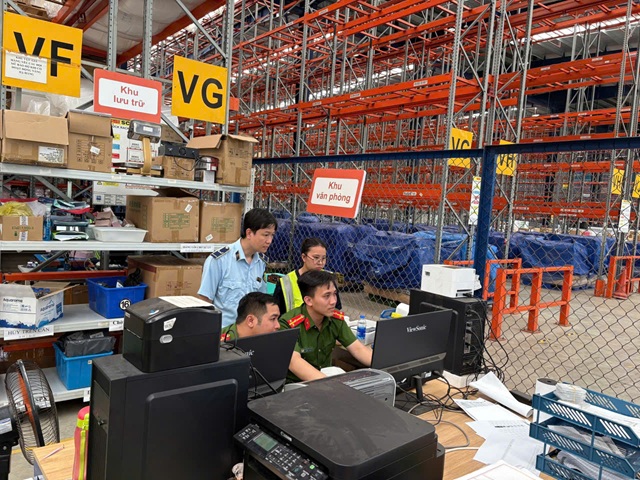 Bắc Ninh: kiểm tra Công ty Á Châu, thu giữ hàng trăm nghìn sản phẩm nhập lậu