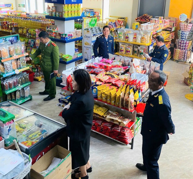 Thành phố Huế: Tăng cường kiểm soát thị trường hàng hóa cuối năm