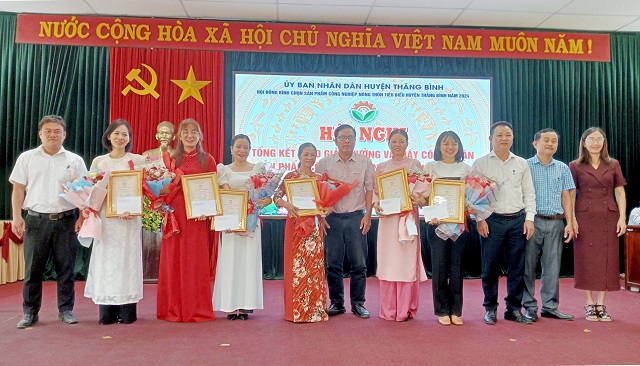 Huyện Thăng Bình – Quảng Nam: Trao chứng nhận cho 10 sản phẩm công nghiệp nông thôn tiêu biểu năm 2024