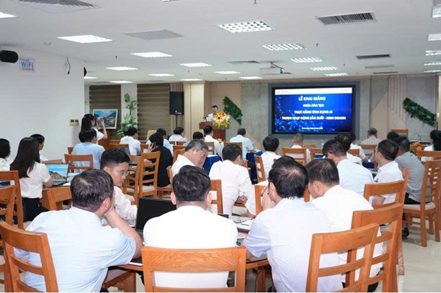 Công ty Điện lực Thanh Hóa khai giảng khóa đào tạo ứng dụng AI cho đội ngũ lãnh đạo, quản lý