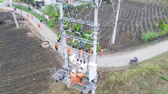 Điện không chỉ thắp sáng mái nhà, mà giữ dân, giữ rừng, giữ biên cương