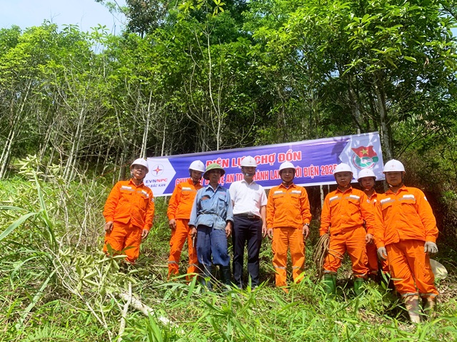 Điện lực Chợ Đồn tích cực đẩy mạnh công tác tuyên truyền bảo vệ hành lang lưới điện cao áp trước mùa mưa bão