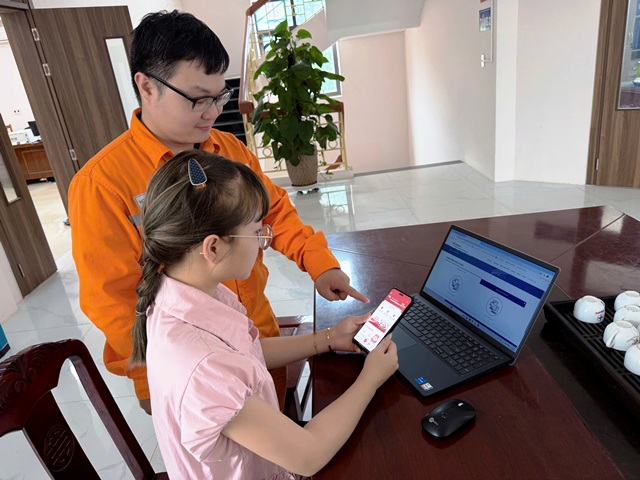 Điện lực thành phố Bắc Kạn ứng dụng thanh toán không dùng tiền mặt trên nền tảng chuyển đổi số dữ liệu khách hàng