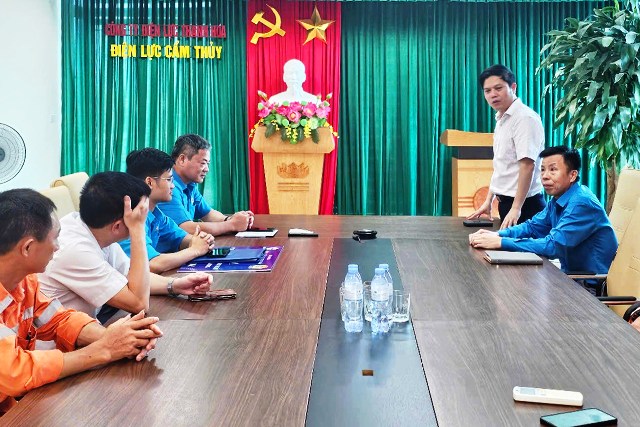 Ấm lòng người lao động Điện lực Cẩm Thủy