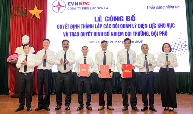 PC Sơn La công bố thành lập các Đội Quản lý Điện lực khu vực theo mô hình tổ chức mới 