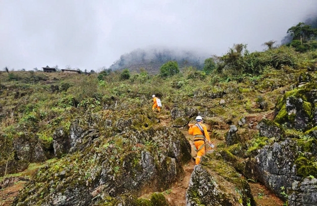 “Vất vả trên cao, ánh đèn dưới đất”: Hành trình không nghỉ của người công nhân ngành Điện Cao Bằng