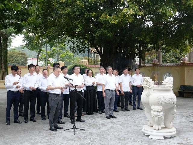 Công ty Điện lực Thanh Hóa dâng hương tưởng nhớ các Anh hùng liệt sĩ