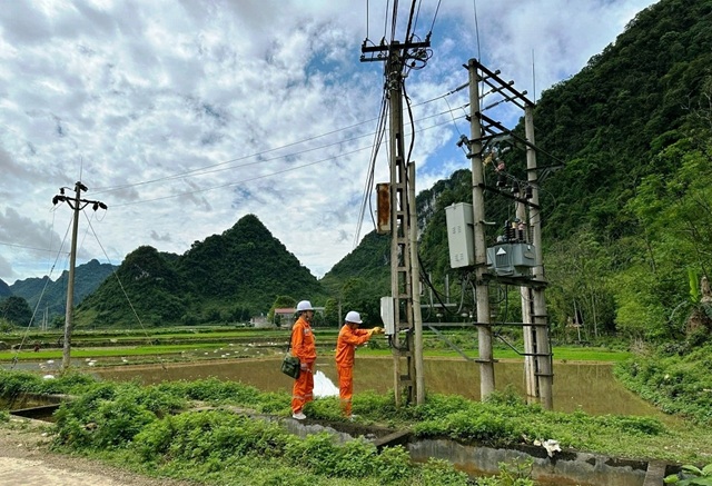 PC Cao Bằng: Vượt lên thách thức, nỗ lực vận hành an toàn lưới điện mùa mưa bão