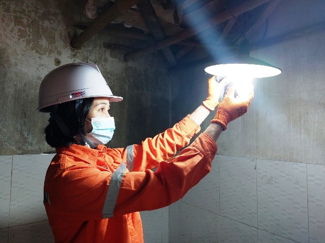Giữ sáng miền gió Lào nắng lửa: Kỳ cuối - Ánh sáng giữa lòng người 