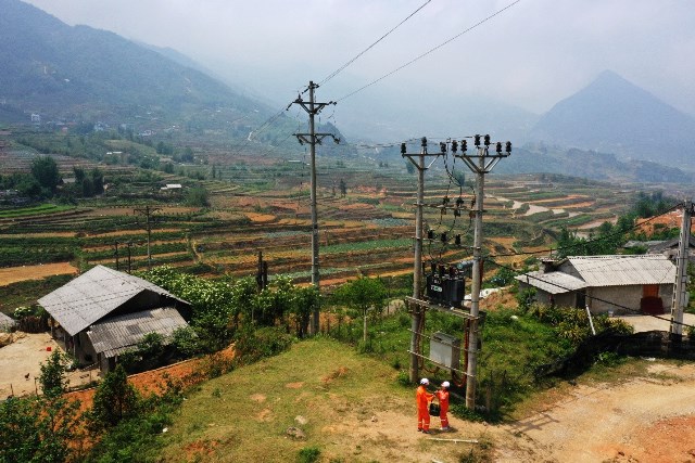 Công ty Điện lực Lào Cai thích ứng hiệu quả với yêu cầu cung cấp điện sau sáp nhập 