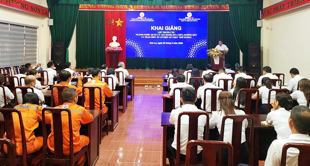 Khai giảng Lớp Trung cấp nghề điện tại Công ty Điện lực Sơn La