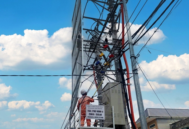 Đội QLĐLKV Thủy Nguyên (PC Hải Phòng) đóng điện 03 TBA dân dụng cấp điện an toàn ổn định phục vụ nhân dân