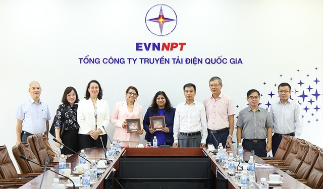 EVNNPT: Tăng cường hợp tác quốc tế, bảo đảm nguồn vốn cho các dự án truyền tải điện trọng điểm